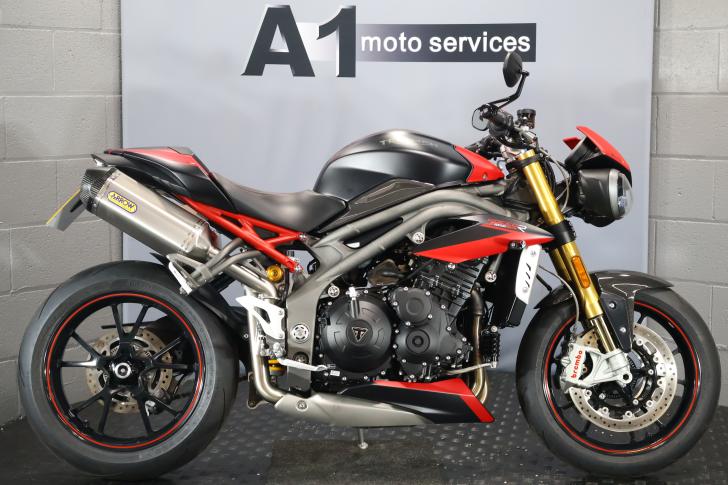 TRIUMPH SPEED TRIPLE 1050