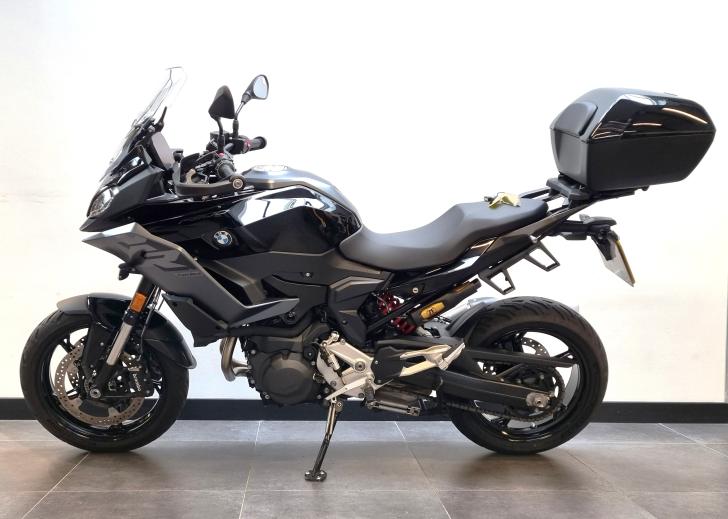 BMW F 900 XR