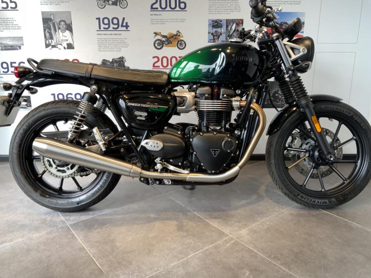 Triumph SPEED TWIN 900 STEALTH EDITION