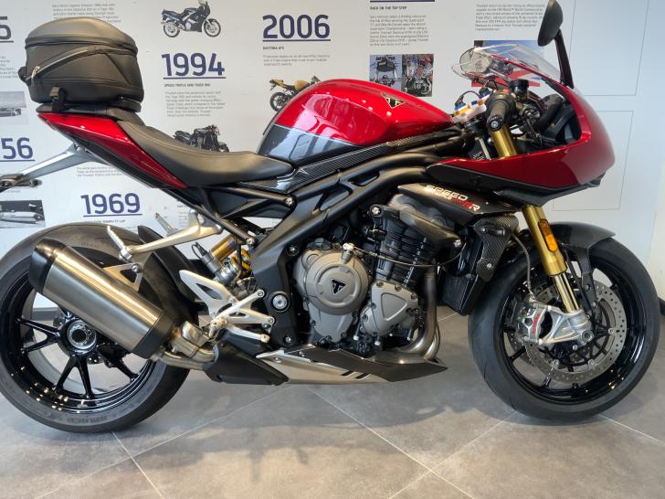Triumph SPEED TRIPLE RR