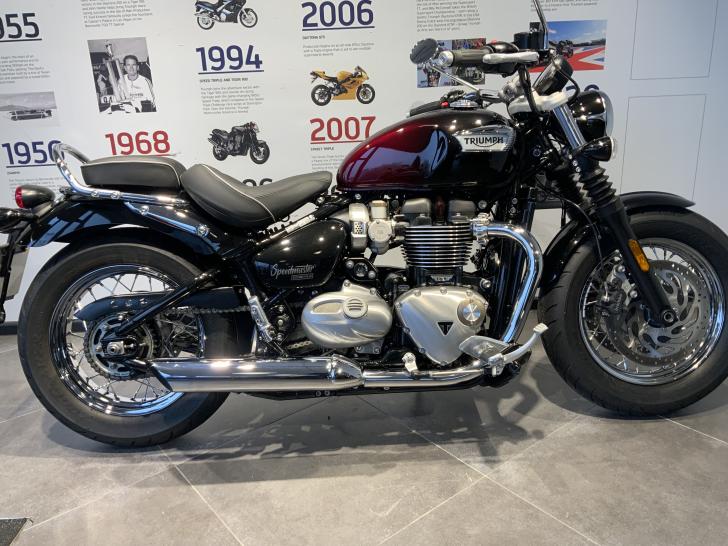 Triumph BONNEVILLE SPEEDMASTER STEALTH EDITION