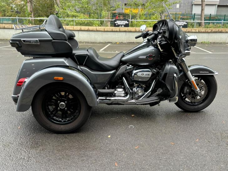 Harley-Davidson TRIKE FLHTCUTG TRI GLIDE ULTRA CLASSIC