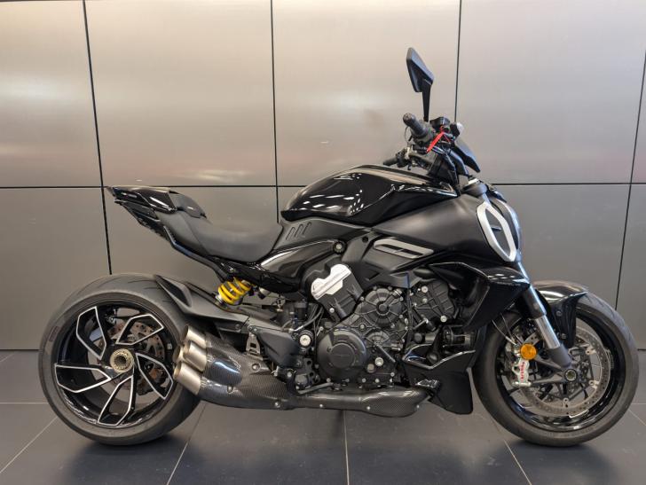 Ducati DIAVEL V4