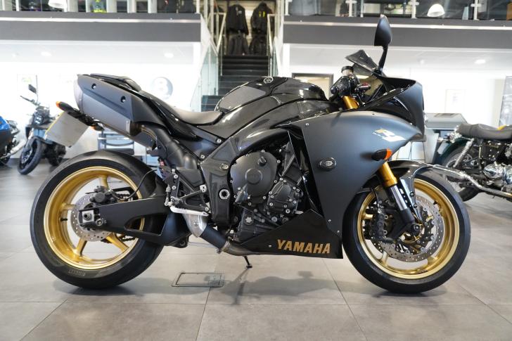 YAMAHA YZF-R1