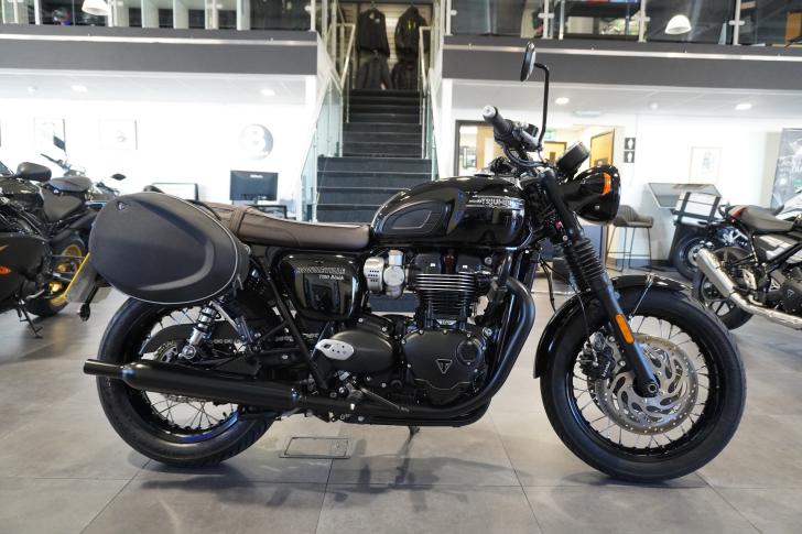 TRIUMPH BONNEVILLE T120 BLACK