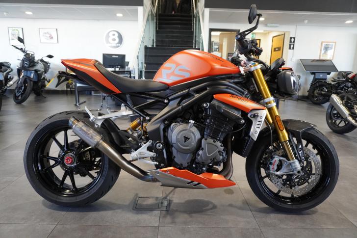 TRIUMPH SPEED TRIPLE 1200 RS