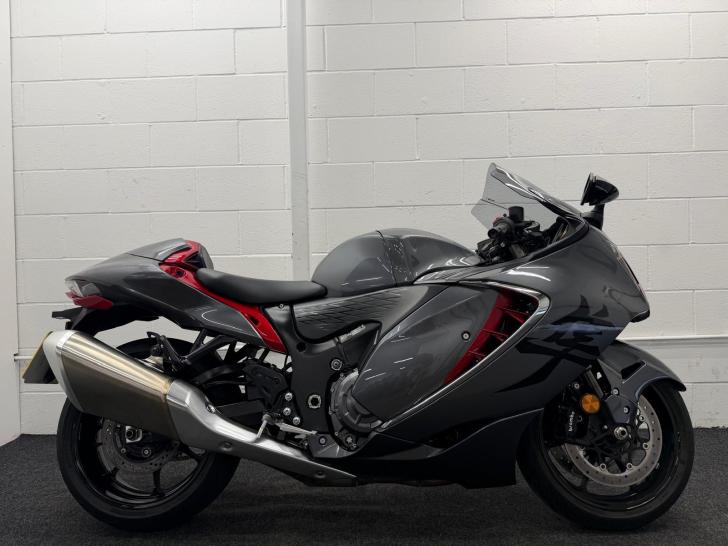 SUZUKI GSX1300R HAYABUSA