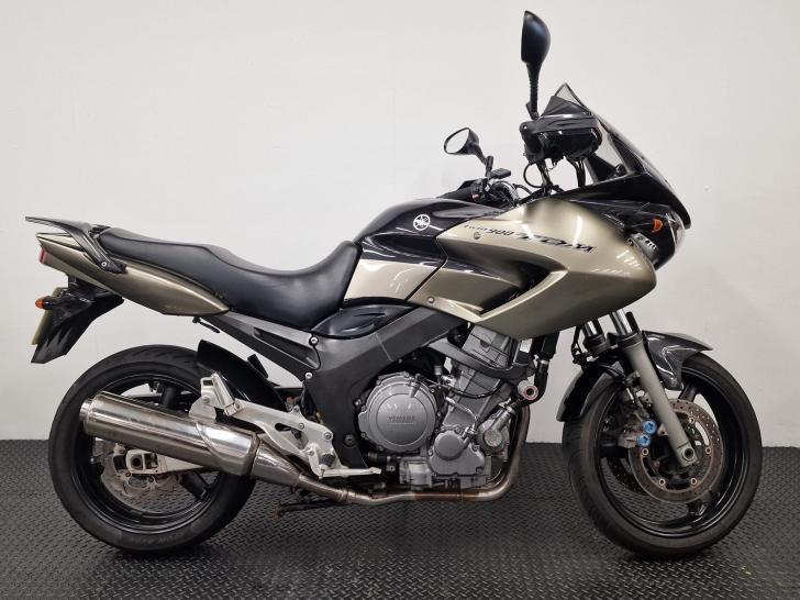 YAMAHA TDM900