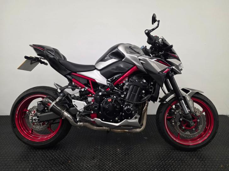 KAWASAKI Z900