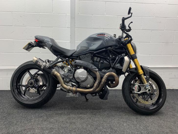 Ducati MONSTER 1200 S