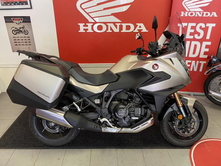 Honda NT1100 DCT ELECTRONIC SUSPENSION