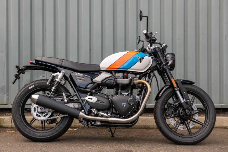 TRIUMPH SPEED TWIN 900