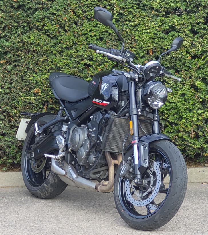 TRIUMPH TRIDENT 660