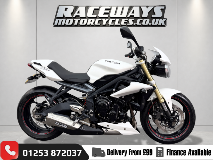 TRIUMPH STREET TRIPLE 675