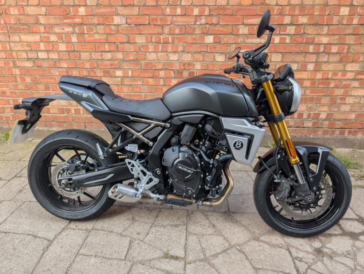 SUZUKI GSX-8T