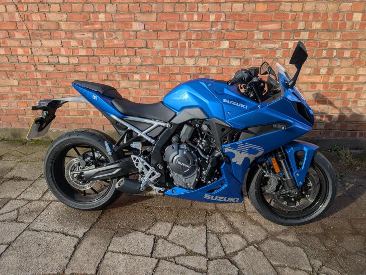 Suzuki GSX-8R