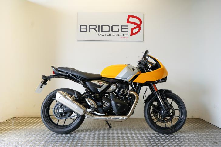 TRIUMPH THRUXTON 400