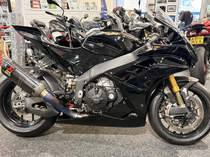 Aprilia RSV4 FACTORY 1100