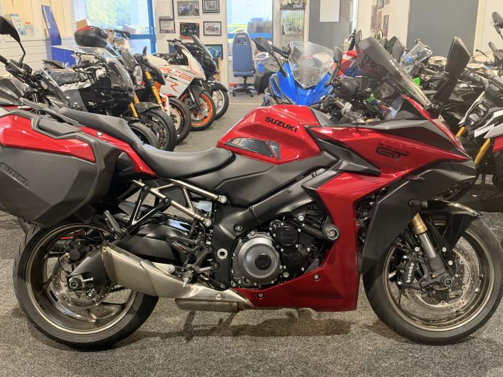 SUZUKI GSX-S1000GT+