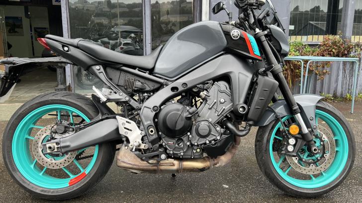 YAMAHA MT-09