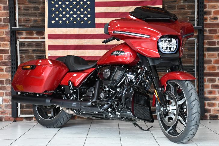 Harley-Davidson STREET GLIDE