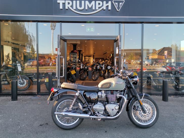 Triumph BONNEVILLE T120