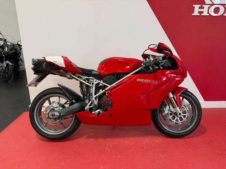 DUCATI 749S
