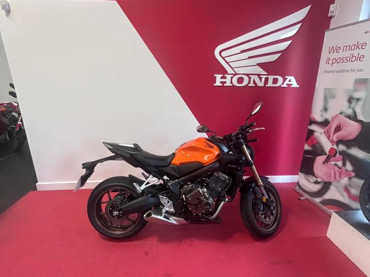 HONDA CB650R E-CLUTCH