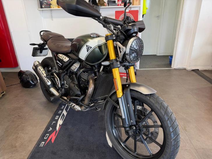 TRIUMPH SCRAMBLER 400 X