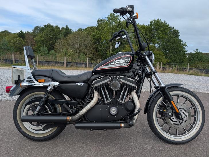 HARLEY-DAVIDSON SPORTSTER XL883R ROADSTER