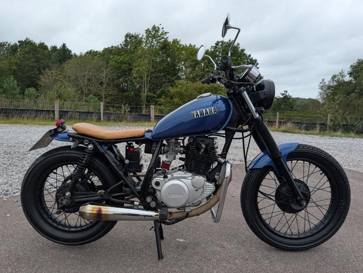 YAMAHA SR250 