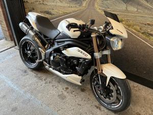 Used Triumph SPEED TRIPLE SPEED TRIPLE 1050 for sale in Weston-super-Mare | Image 2