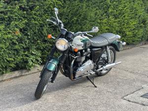 Used Triumph BONNEVILLE BONNEVILLE T100 for sale in Stoke On Trent | Image 2