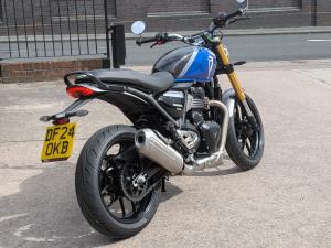 Used Triumph SPEED 400 SPEED 400 for sale in Stoke On Trent | Image 2