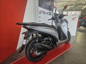 Used Honda SH350I SH350I for sale in Newcastle-under-Lyme | Image 2