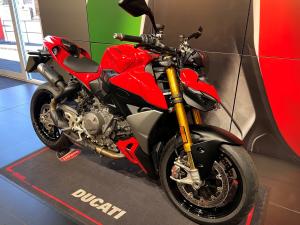 Used Ducati STREETFIGHTER V2 S STREETFIGHTER V2 S for sale in Newcastle Under Lyme | Image 3