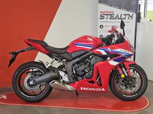 Used Honda CBR650R E-CLUTCH CBR650R E-CLUTCH for sale in Newcastle-under-Lyme | Image 2