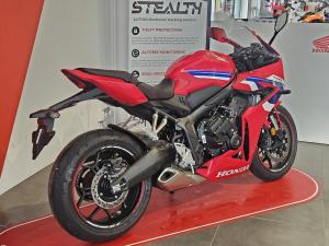 Used Honda CBR650R E-CLUTCH CBR650R E-CLUTCH for sale in Newcastle-under-Lyme | Image 2
