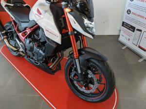Used Honda CB750 HORNET CB750 HORNET for sale in Newcastle-under-Lyme | Image 2