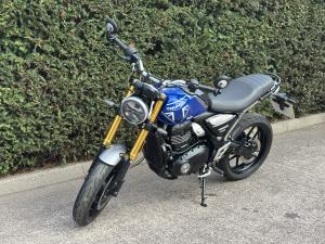 Used Triumph SPEED 400 SPEED 400 for sale in Stoke On Trent | Image 2