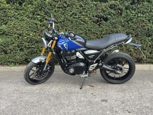 Used Triumph SPEED 400 SPEED 400 for sale in Stoke On Trent | Image 2
