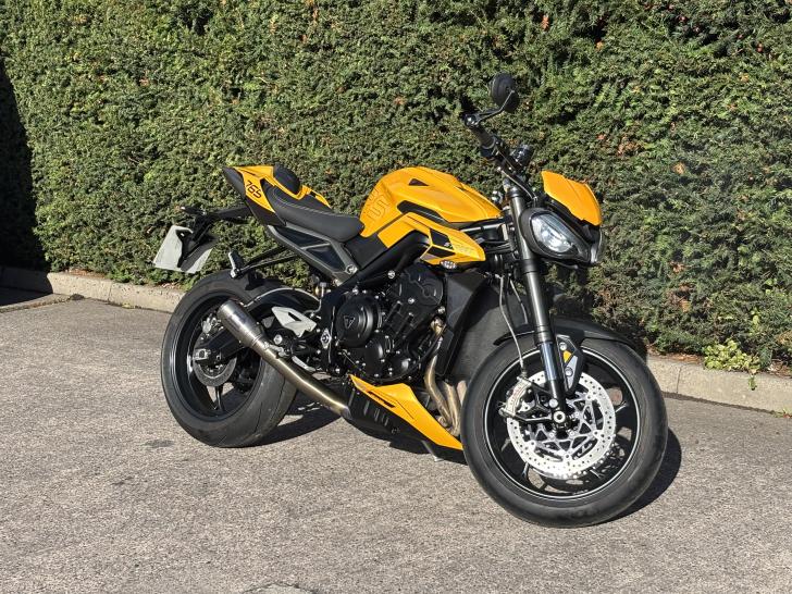 TRIUMPH STREET TRIPLE 765 RS