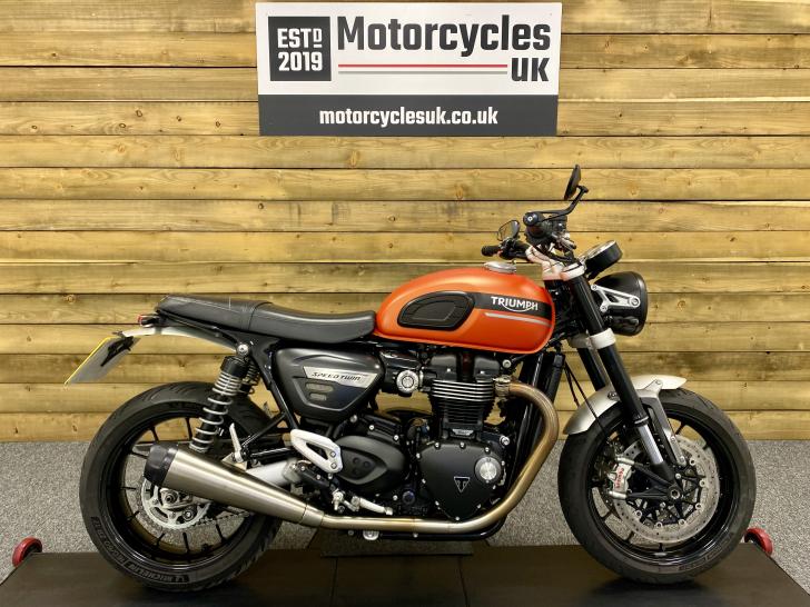 Triumph SPEED TWIN 1200
