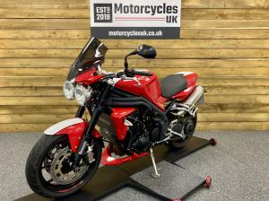 Used Triumph SPEED TRIPLE SPEED TRIPLE 1050 for sale in Swindon | Image 2