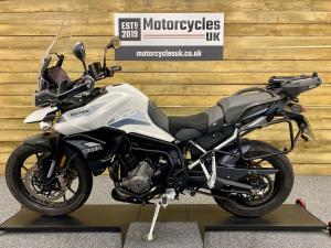Used Triumph TIGER 900 GT LOW TIGER 900 GT LOW for sale in Swindon | Image 2