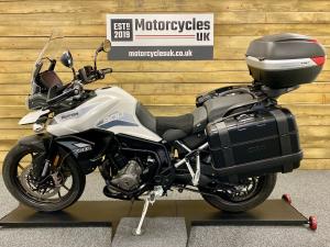 Used Triumph TIGER 900 GT LOW TIGER 900 GT LOW for sale in Swindon | Image 2
