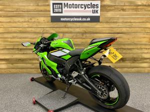 Used Kawasaki NINJA ZX-10R NINJA ZX-10R for sale in Swindon | Image 3