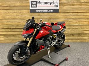 Used Ducati STREETFIGHTER V2 STREETFIGHTER V2 for sale in Swindon | Image 2