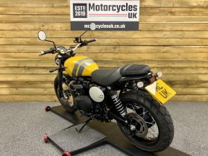 Used Triumph SCRAMBLER 900 SCRAMBLER 900 for sale in Swindon | Image 3