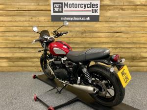 Used Triumph SPEED TWIN 900 SPEED TWIN 900 for sale in Swindon | Image 3